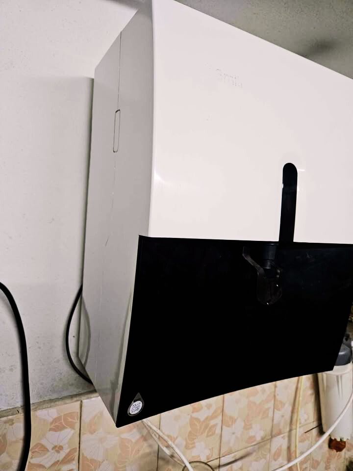 SIde view of AO Smith Z5 Ro